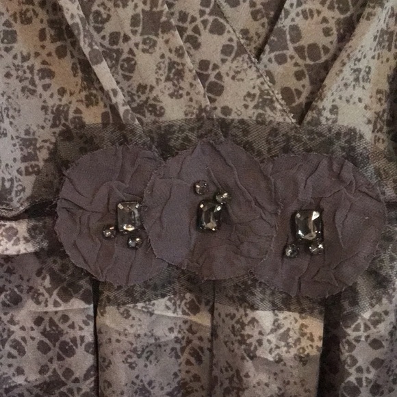 Simply Vera Vera Wang Sleeves Top size L Gray Jewel front detail Side zip Flowy - Picture 2 of 12